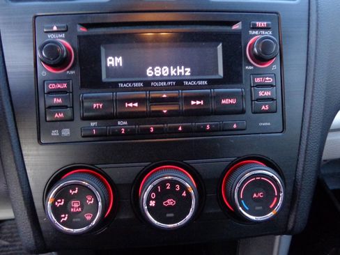 Used 2014 Subaru Forester 2.5i image 17