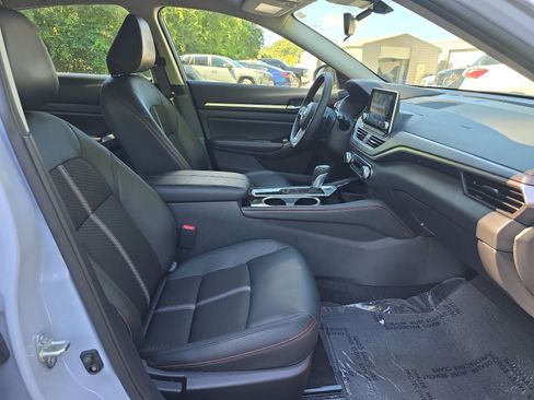 Used 2025 Nissan Altima 2.5 SR FWD image 26