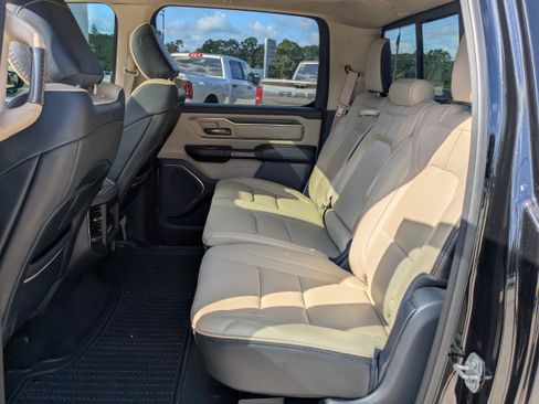 Used 2019 RAM 1500 Limited w/ Advanced Safety Group AWD/4WD image 9