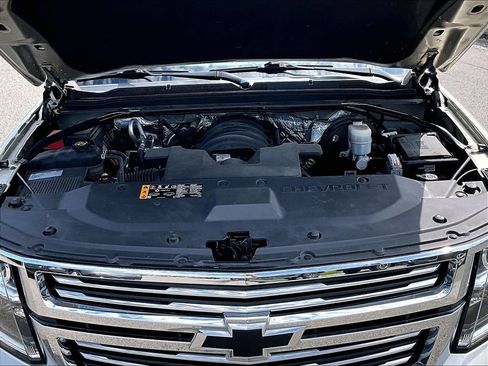 Used 2017 Chevrolet Suburban Premier AWD/4WD image 11