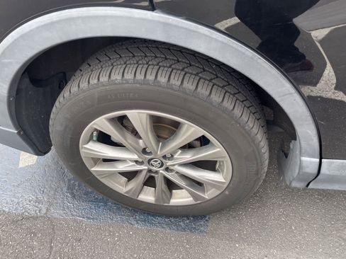 Used 2016 Toyota RAV4 Limited image 10