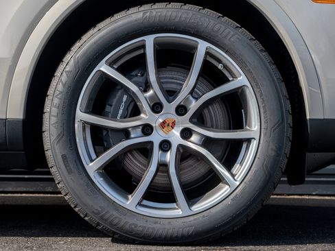 New 2026 Porsche Cayenne AWD/4WD image 15