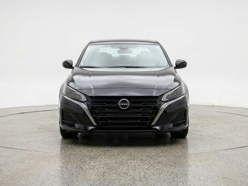 Used 2025 Nissan Altima 2.5 SV image 2