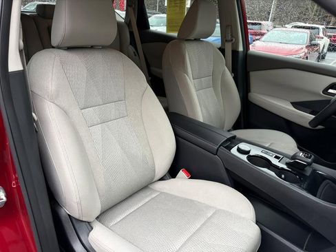 Certified 2025 Nissan Rogue SV image 19