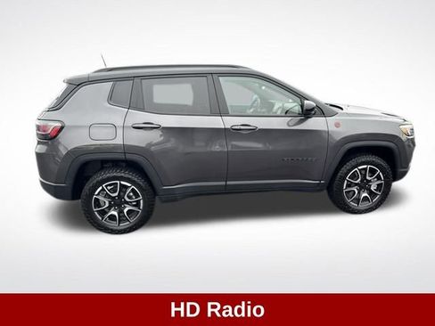 Used 2024 Jeep Compass Trailhawk w/ Trailhawk Elite Group image 9