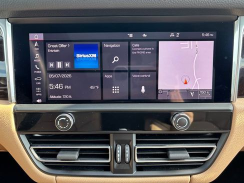 Certified 2026 Porsche Macan AWD/4WD image 23