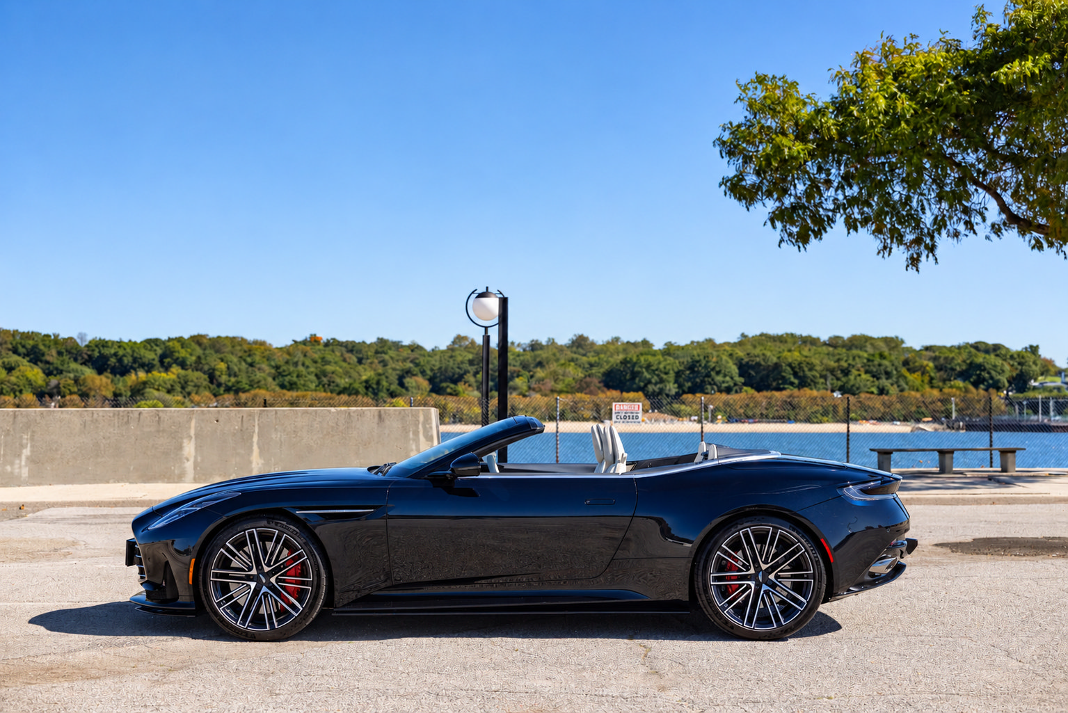 Used 2024 Aston Martin DB12 Convertible RWD image 46
