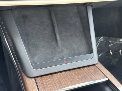 Used 2022 Tesla Model X image 26