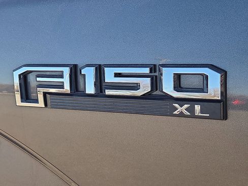 Used 2017 Ford F150 XL w/ Equipment Group 101A Mid image 9