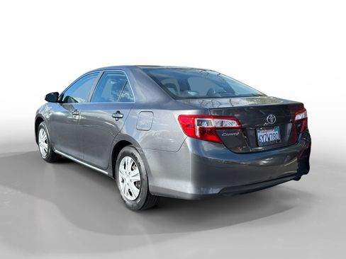 Used 2012 Toyota Camry LE image 3
