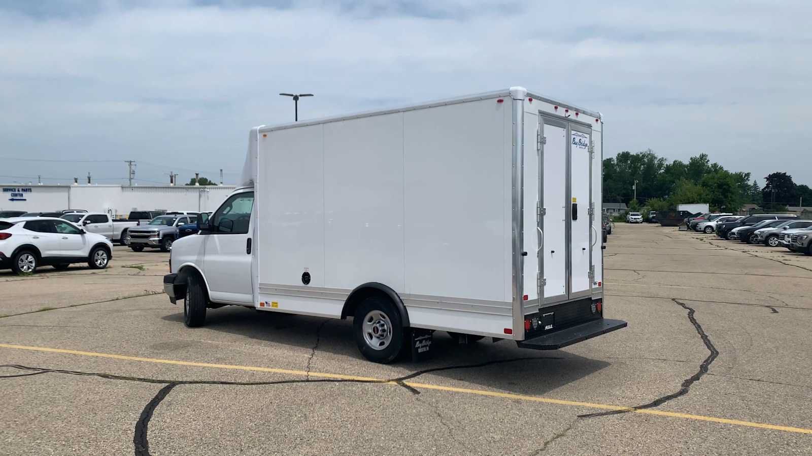 New 2025 GMC Savana 3500 w/ Power Convenience Package RWD image 6