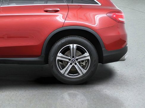 Used 2019 Mercedes-Benz GLC 300 4MATIC image 38