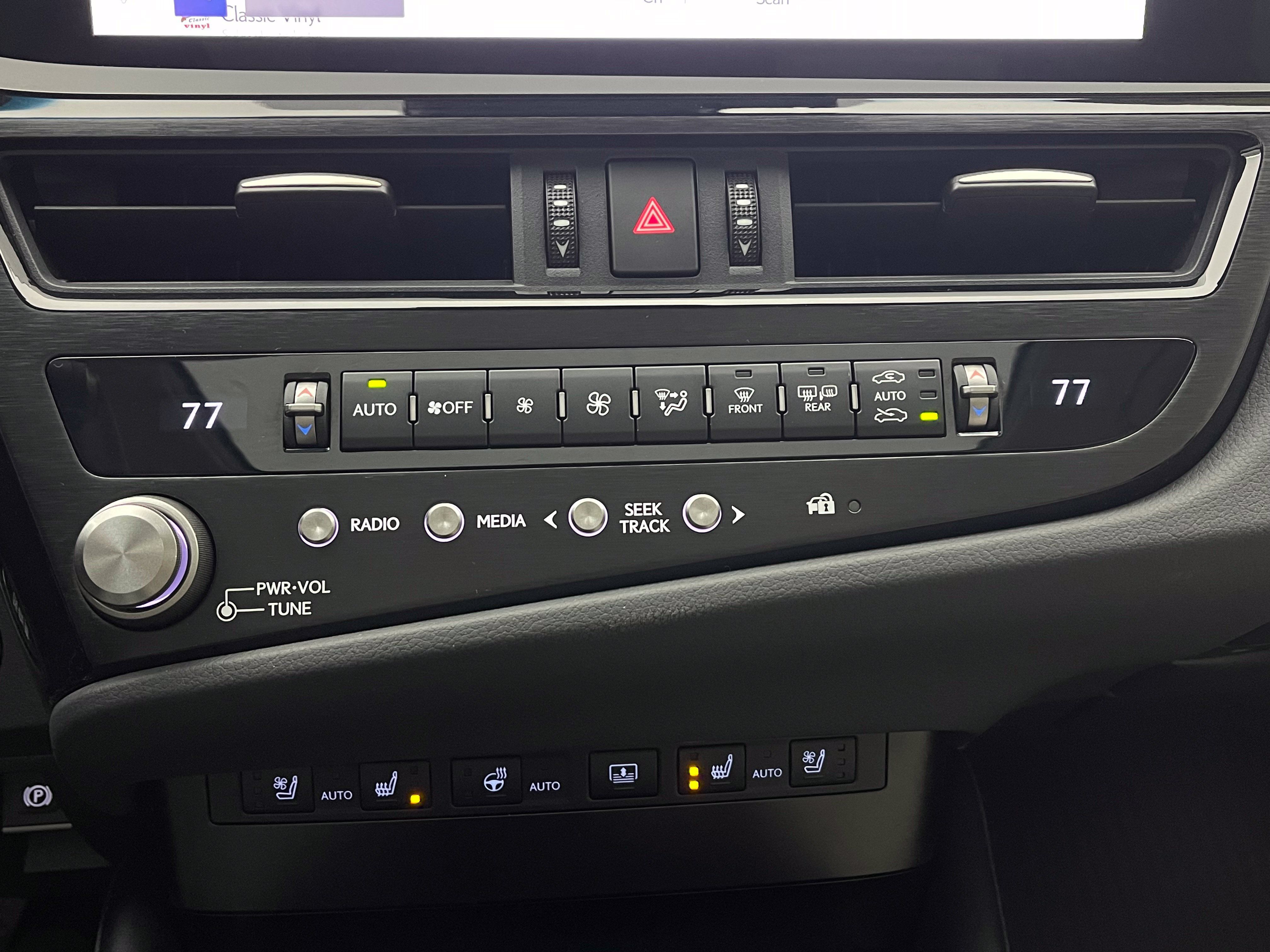 Used 2024 Lexus ES 350 Ultra Luxury w/ Accessory Package (Z2) FWD image 30