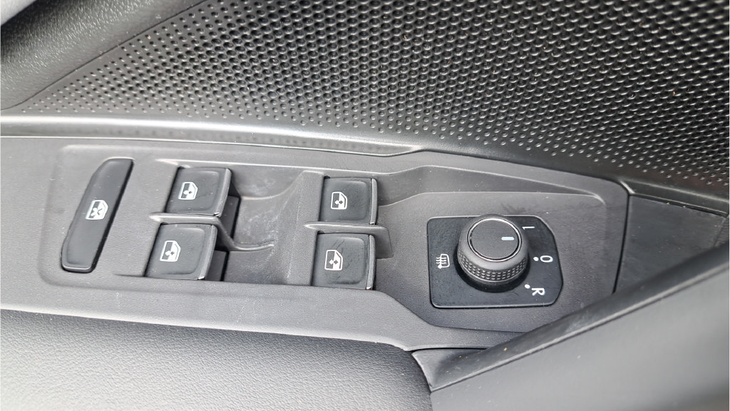 Used 2026 Volkswagen Tiguan SE AWD/4WD image 25