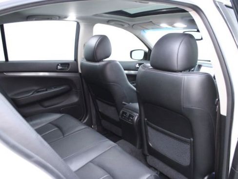 Used 2013 INFINITI G37 Journey w/ Premium Pkg image 27