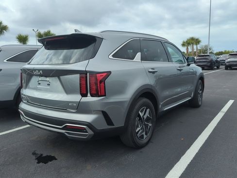 Certified 2023 Kia Sorento EX image 13