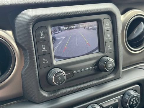 Used 2018 Jeep Wrangler Unlimited Sport S AWD/4WD image 27