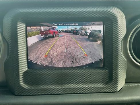 Certified 2023 Jeep Wrangler Unlimited AWD/4WD image 14