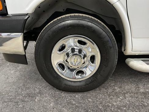 Used 2024 Chevrolet Express 2500 w/ Driver Convenience Package image 12