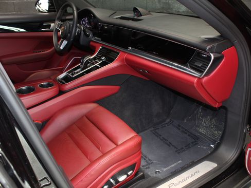 Used 2018 Porsche Panamera 4 AWD/4WD image 45