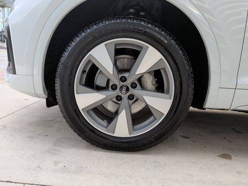 Certified 2022 Audi Q5 2.0T Premium Plus w/ Premium Plus Package image 13