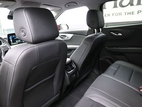 Used 2024 Chevrolet Blazer LT w/ LPO, Black Grille Bar Package FWD image 23