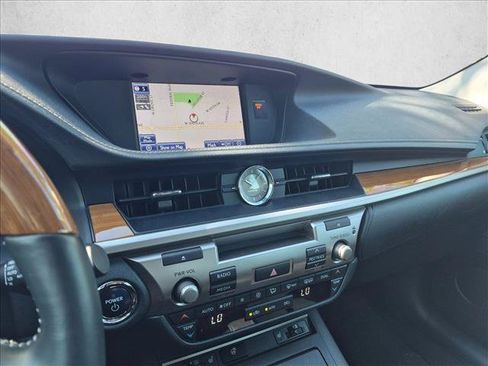 Used 2013 Lexus ES 300h w/ Premium Pkg FWD image 11