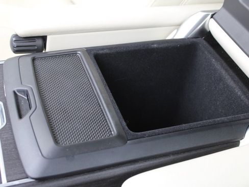 Used 2023 Land Rover Range Rover SE image 30