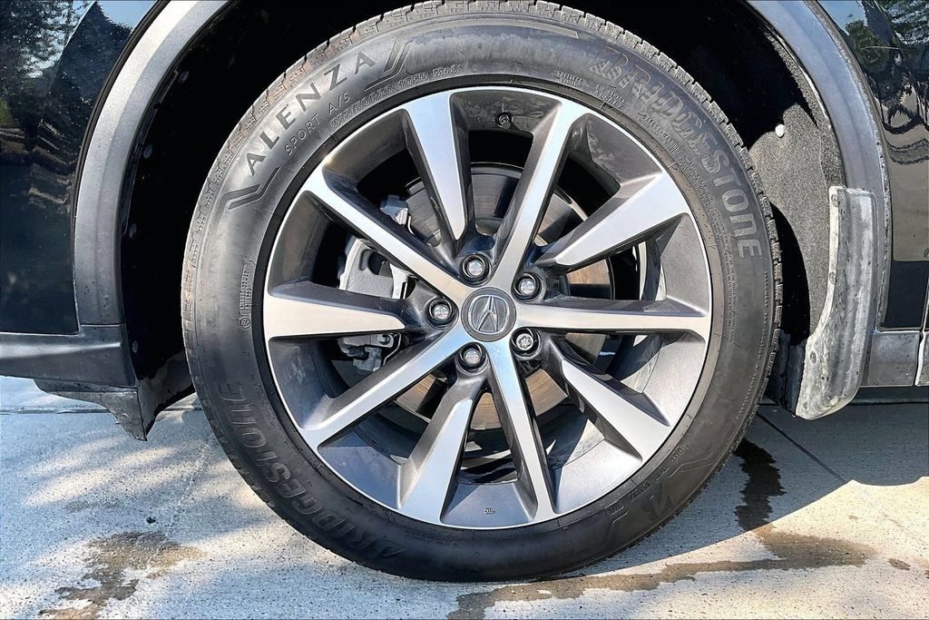 Used 2025 Acura MDX w/ Technology Package FWD image 11