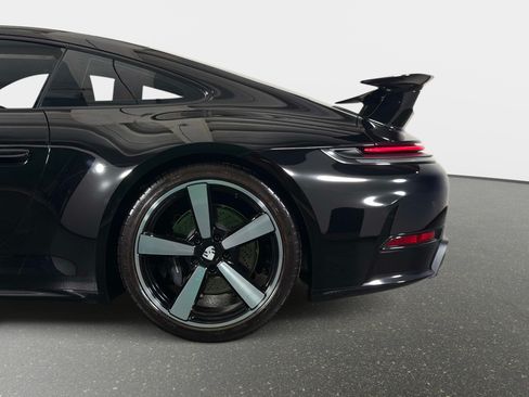Used 2025 Porsche 911 Carrera RWD image 12