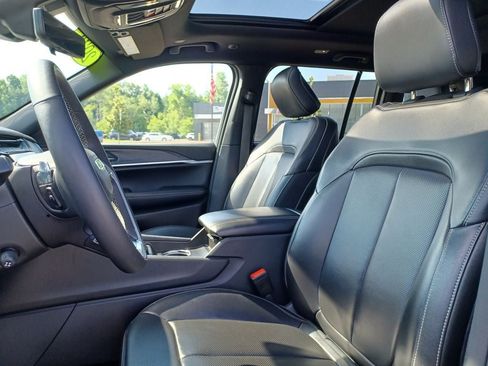 Used 2024 Jeep Grand Cherokee Limited w/ Luxury Tech Group II AWD/4WD image 8