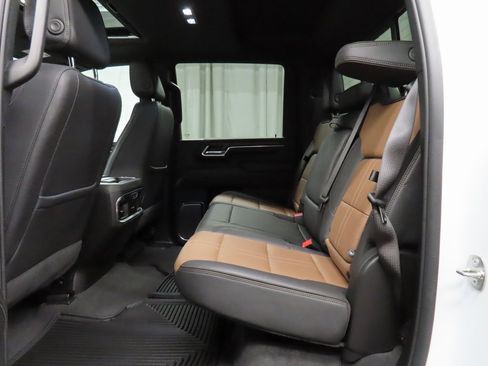 Used 2024 Chevrolet Silverado 2500 High Country image 10