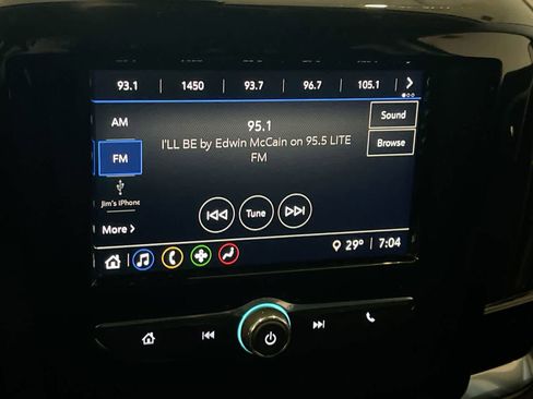 Used 2021 Chevrolet Traverse LS image 16