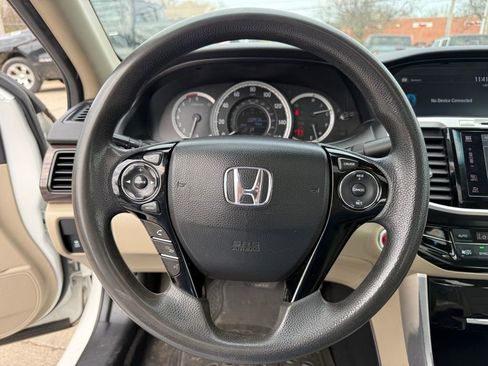 Used 2017 Honda Accord EX image 14