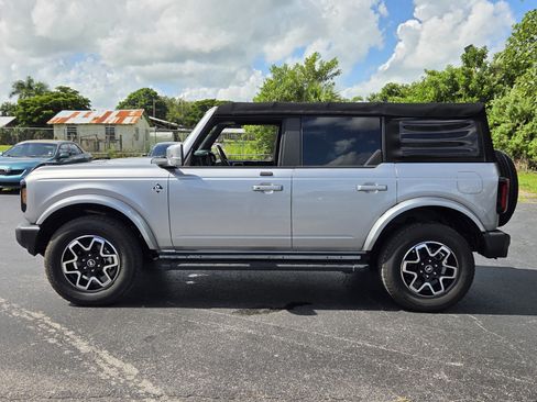 Used 2021 Ford Bronco Outer Banks AWD/4WD image 2