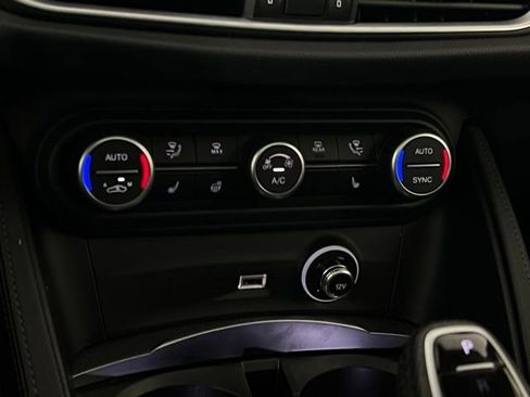 Used 2023 Alfa Romeo Stelvio Veloce image 18