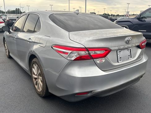 Used 2019 Toyota Camry LE w/ Convenience Package FWD image 9