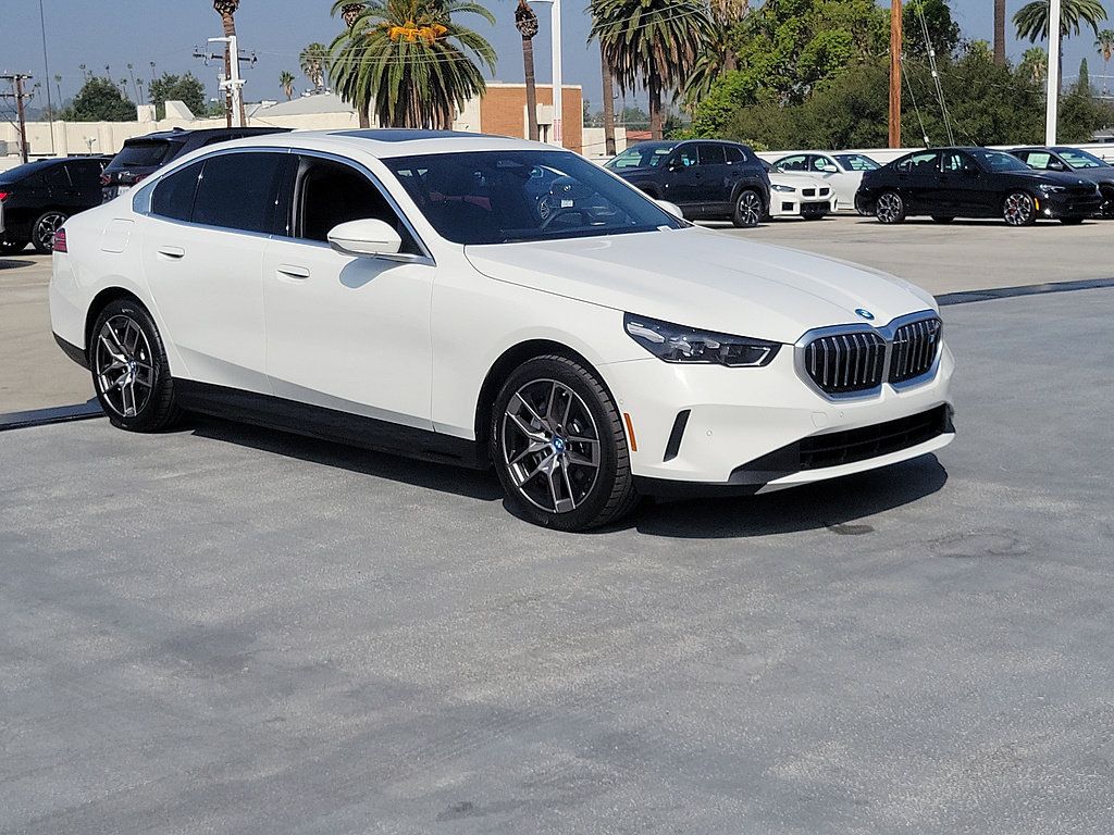 Used 2024 BMW i5 eDrive40i w/ Convenience Package RWD image 4