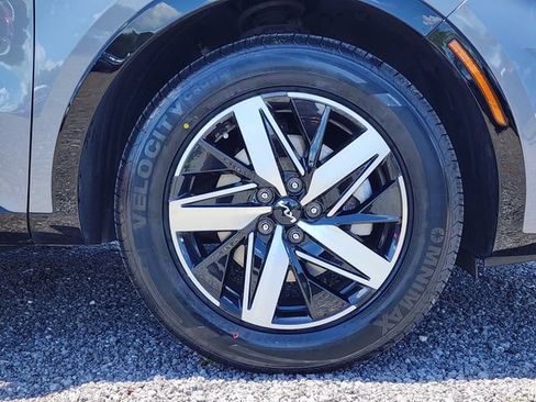 Certified 2023 Kia Sorento S w/ Panoramic Sunroof Package FWD image 12