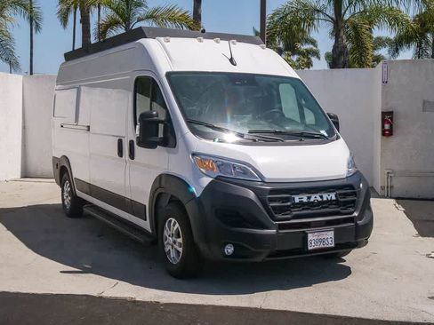 Used 2023 RAM ProMaster 2500 w/ Driver Convenience Group FWD image 3