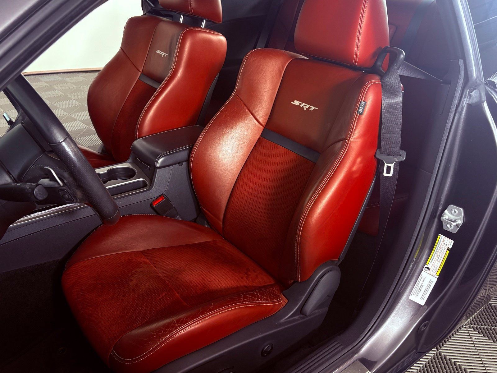 Used 2014 Dodge Challenger SRT8 w/ Harman/Kardon Audio Group RWD image 17