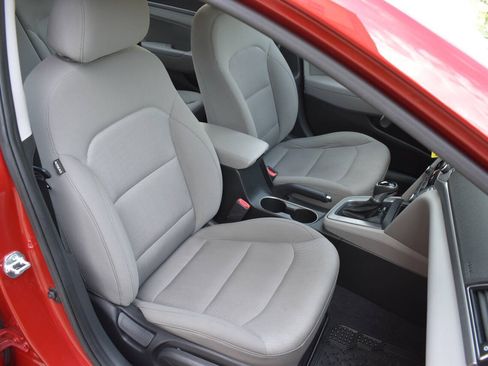 Used 2018 Hyundai Elantra SEL FWD image 19