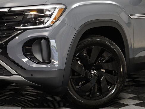 New 2026 Volkswagen Atlas Cross Sport SE image 3