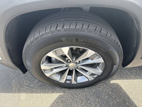 Used 2025 Chevrolet Equinox LT AWD/4WD image 10