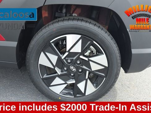 Used 2025 Hyundai Kona SEL image 11