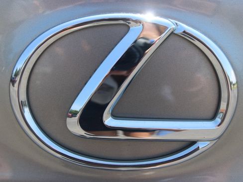 Used 2018 Lexus ES 350 w/ Luxury Package w/Wood Trim FWD image 16