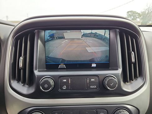 Used 2021 Chevrolet Colorado LT image 18