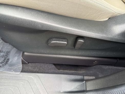 Certified 2025 Subaru Ascent Premium w/ Premium Package image 24