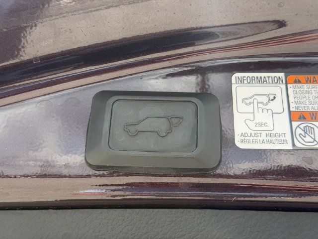 Used 2018 Toyota RAV4 XLE FWD image 16