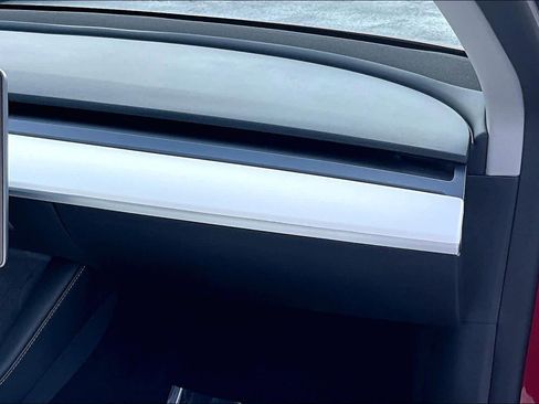 Used 2022 Tesla Model Y Performance image 17